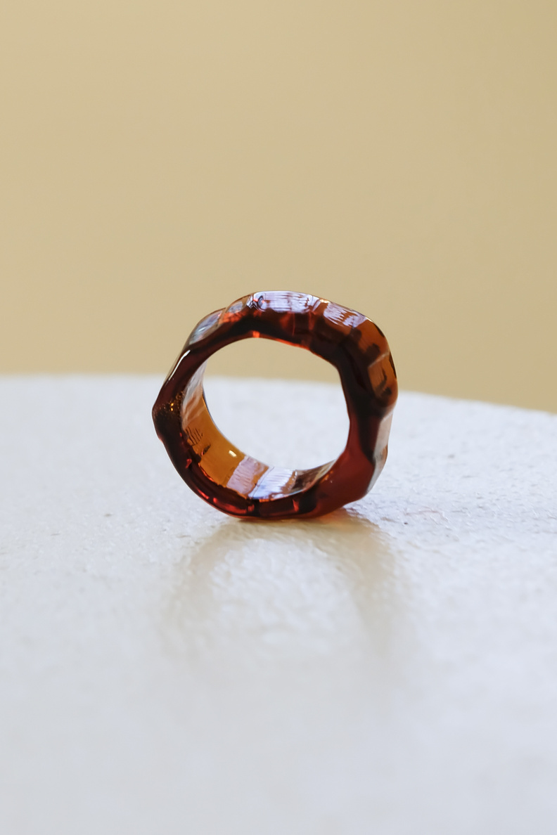 levens isis ring amber